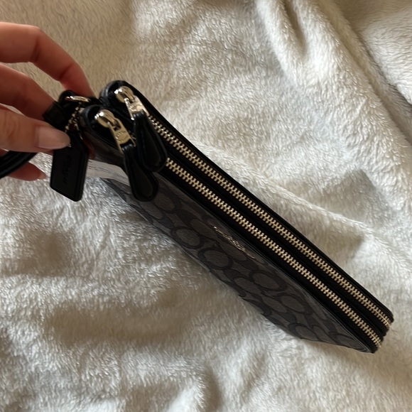 Coach signature double zip wallet - Picture 2 of 4